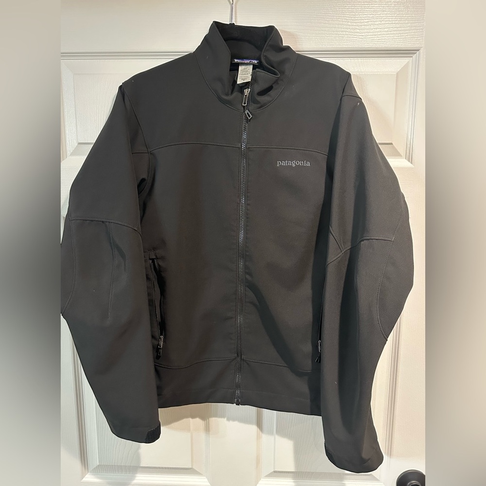 Men’s Patagonia Jacket. Medium. Black.